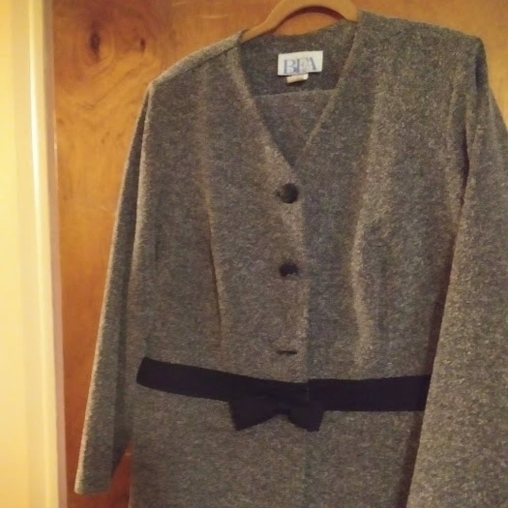 Grey 3 button 2 piece skirt set, 20W